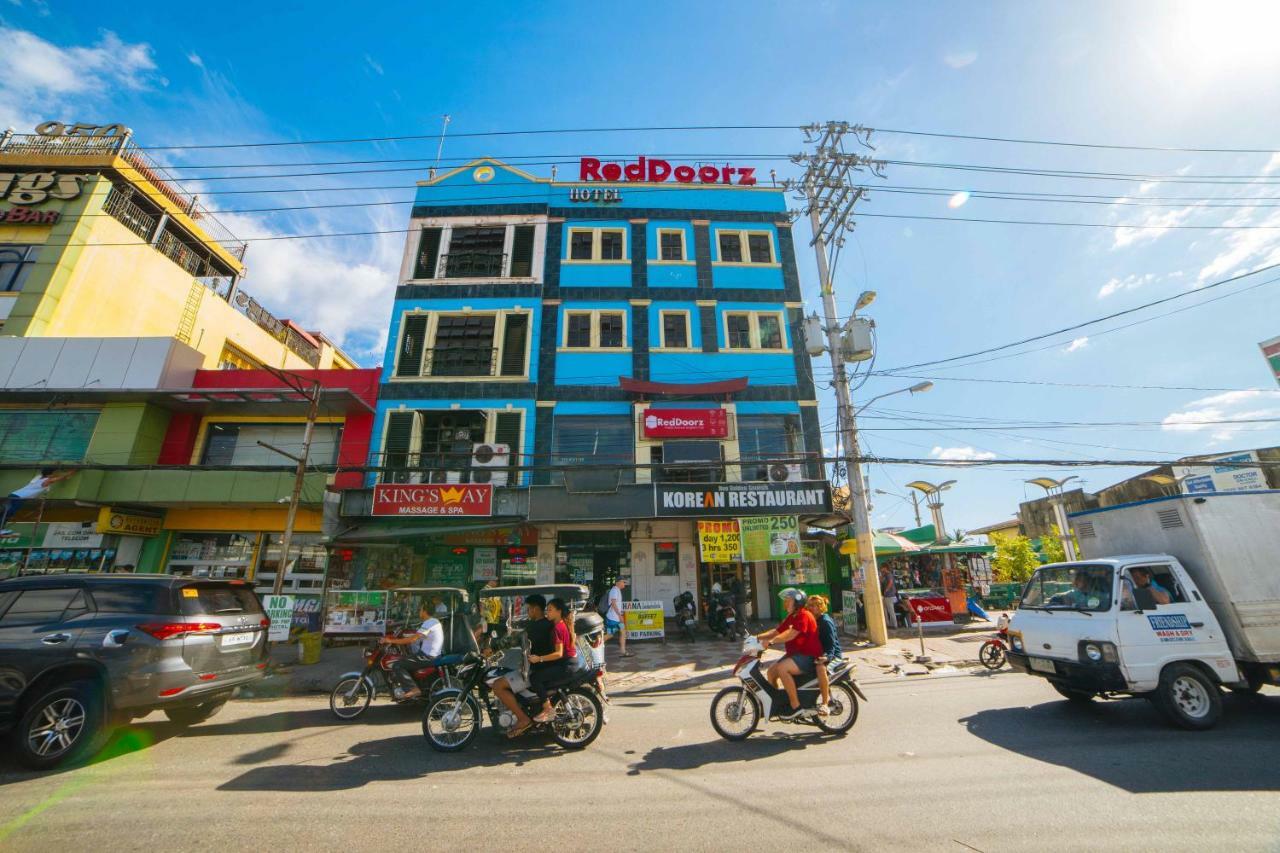 Reddoorz @ Fields Avenue Angeles City Exterior foto